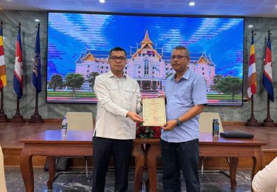 បណ្ណកម្មសិទ្ធិចំនួន ២៨២បណ្ណត្រូវបានប្រគល់ជូនបងប្អូនប្រជាពលរដ្ឋអតិថិជនដែលបានបង់ប្រាក់ ១០០% របស់បុរីអេសអិមឡែន (SM Land) គម្រោងទី៥ ស្ថិតនៅភូមិជ្រោយតាប៉ា ឃុំគគីរ ស្រុកកៀនស្វាយ ខេត្តកណ្តាល