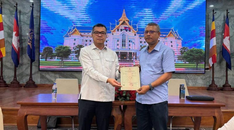 បណ្ណកម្មសិទ្ធិចំនួន ២៨២បណ្ណត្រូវបានប្រគល់ជូនបងប្អូនប្រជាពលរដ្ឋអតិថិជនដែលបានបង់ប្រាក់ ១០០% របស់បុរីអេសអិមឡែន (SM Land) គម្រោងទី៥ ស្ថិតនៅភូមិជ្រោយតាប៉ា ឃុំគគីរ ស្រុកកៀនស្វាយ ខេត្តកណ្តាល