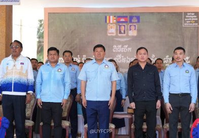 ទិដ្ឋភាពក្នុងព្រឹត្តិការណ៍ពិធីបើកពានរង្វាន់បាល់ទាត់ «ប៉ូការី​ ស្វេតជើងឯកវិទ្យាល័យ» ឆ្នាំ២០២៥ នៅវិទ្យាល័យព្រះស៊ីសុវត្ថិ