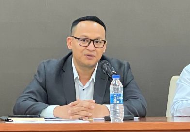 ក្រុមការងារក្រសួងរៀបចំដែនដី នគរូបនីយកម្ម និងសំណង់ និងរដ្ឋបាលខេត្តកណ្តាល បានបន្តដឹកនាំកិច្ចប្រជុំសម្រុះសម្រួល និងដោះស្រាយករណី ទិញឬលក់ផ្ទះ/ដីឡូតិ៍ គម្រោងបុរីឡេងណាវ៉ាត្រារវាងអ្នកអភិវឌ្ឍគម្រោង និងអតិថិជន ដោយបានធ្វើការបន្តពិនិត្យលើសំណើ សំណូមពរ របស់តំណាងអតិថិជនគម្រោង៦អា និងជ្រែ១០០ ក្រុមការងារក្រសួងរៀបចំដែនដី នគរូបនីយកម្ម និងសំណង់ និងរដ្ឋបាលខេត្តកណ្តាល បានបន្តដឹកនាំកិច្ចប្រជុំសម្រុះសម្រួល និងដោះស្រាយករណី ទិញឬលក់ផ្ទះ/ដីឡូតិ៍ គម្រោងបុរីឡេងណាវ៉ាត្រារវាងអ្នកអភិវឌ្ឍគម្រោង និងអតិថិជន ដោយបានធ្វើការបន្តពិនិត្យលើសំណើ សំណូមពរ របស់តំណាងអតិថិជនគម្រោង៦អា និងជ្រែ១០០