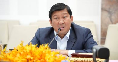 ក្រសួងរៀបចំដែនដី នគរូបនីយកម្ម និងសំណង់ បានប្រជុំពិភាក្សាជាមួយក្រសួងវប្បធម៌ និងវិចិត្រសិល្បៈ និងអាជ្ញាធរជាតិអប្សរា ដើម្បីសម្រេចចិត្តចុងក្រោយក្នុងការរៀបចំប្លង់គោលនៃការប្រើប្រាស់ដីជូនបងប្អូនប្រជាពលរដ្ឋ នៅក្នុងតំបន់បេតិកភណ្ឌពិភពលោកអង្គរ និងនៅទូទាំងប្រទេសកម្ពុជាដែលមានទីតាំងបុរាណដ្ឋាន ក្រសួងរៀបចំដែនដី នគរូបនីយកម្ម និងសំណង់ បានប្រជុំពិភាក្សាជាមួយក្រសួងវប្បធម៌ និងវិចិត្រសិល្បៈ និងអាជ្ញាធរជាតិអប្សរា ដើម្បីសម្រេចចិត្តចុងក្រោយក្នុងការរៀបចំប្លង់គោលនៃការប្រើប្រាស់ដីជូនបងប្អូនប្រជាពលរដ្ឋ នៅក្នុងតំបន់បេតិកភណ្ឌពិភពលោកអង្គរ និងនៅទូទាំងប្រទេសកម្ពុជាដែលមានទីតាំងបុរាណដ្ឋាន