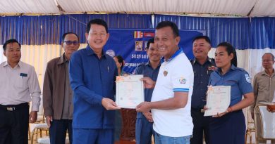 វិញ្ញាបនបត្រអចលនវត្ថុ ចំនួន ២ ៥០៧ បណ្ណ ត្រូវបានចែកជូនដល់ប្រជាពលរដ្ឋចំនួន៤ភូមិ៖ ភូមិត្រពាំងស្រែ ភូមិជើងឃ្លេ ភូមិច្រាប និងភូមិជ្រៃម៉ាំង ឃុំ ២ធ្នូ ស្រុកស្នួល​ ខេត្ត​ក្រចេះ​