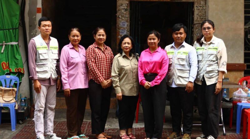 ក្រុមការងារក្រសួងរៀបចំដែនដី នគរូបនីយកម្ម និងសំណង់បានចុះពិនិត្យវឌ្ឍនភាពការងារ និងបញ្ជប់ការធ្វើអត្តសញ្ញាណកម្មប្រជាពលរដ្ឋដែលស្នាក់នៅក្នុងអគារអតីតសណ្ឋាគារសុខមានជ័យ ក្រុមការងារក្រសួងរៀបចំដែនដី នគរូបនីយកម្ម និងសំណង់បានចុះពិនិត្យវឌ្ឍនភាពការងារ និងបញ្ជប់ការធ្វើអត្តសញ្ញាណកម្មប្រជាពលរដ្ឋដែលស្នាក់នៅក្នុងអគារអតីតសណ្ឋាគារសុខមានជ័យ