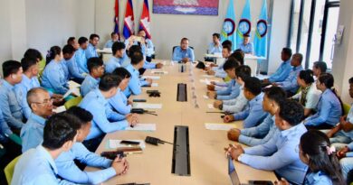 កម្មវិធីអាជីវកម្មចល័តនិងកម្មករសំណង់ បានប្រជុំផ្សព្វផ្សាយលទ្ធផលនៃកិច្ចប្រជំបូកសរុបរបស់សសយក រាជធានីភ្នំពេញ២០២៦ និងពង្រឹងរបៀបរបបការងារ ជូនដល់ថ្នាក់ដឹកនាំផ្នែកវិទ្យុទាក់ទង កម្មវិធីអាជីវកម្មចល័តនិងកម្មករសំណង់ បានប្រជុំផ្សព្វផ្សាយលទ្ធផលនៃកិច្ចប្រជំបូកសរុបរបស់សសយក រាជធានីភ្នំពេញ២០២៦ និងពង្រឹងរបៀបរបបការងារ ជូនដល់ថ្នាក់ដឹកនាំផ្នែកវិទ្យុទាក់ទង