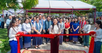 លោកជំទាវ ឌិត នីតា៖ «សាលារៀនគឺជាស្ពានតភ្ជាប់ក្តីស្រមៃរបស់កូនៗ ទៅកាន់អនាគតដ៏ភ្លឺស្វាង ដែលមានលោកគ្រូ អ្នកគ្រូ ជាអ្នកកាន់គោមបំភ្លឺផ្លូវ»