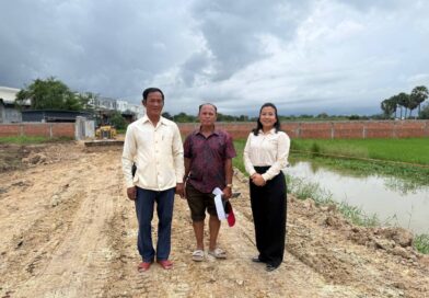 ក្រុមការងារក្រសួងរៀបចំដែនដី នគរូបនីយកម្ម និងសំណង់ បានសម្របសម្រួលជាមួយប្រជាពលរដ្ឋ គ្រប់ភាគីបានមូលមតិគ្នាបញ្ចប់បញ្ហា ដោយទទួលយកផ្លែផ្កានៃការអភិវឌ្ឍសហគមន៍ ស្ថិតនៅភូមិស្រីស្នំ សង្កាត់ព្រែកកំពឹស ខណ្ឌដង្កោ រាជធានីភ្នំពេញ