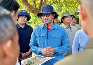 ក្រុមការងាររាជរដ្ឋាភិបាលចុះមូលដ្ឋានតំបន់ឆ្នេរ រួមជាមួយរដ្ឋបាលខេត្តព្រះសីហនុ និងក្រុងកោះរ៉ុង បានដឹកនាំភាគីជប៉ុនចុះពិនិត្យទីតាំងអគារសិក្សានៅវិទ្យាល័យព្រែកស្វាយ និងសាលាបឋមសិក្សា និងអនុវិទ្យាល័យកោះតូច ក្នុងក្រុងកោះរ៉ុង ខេត្តព្រះសីហនុ ដើម្បីស្វែងយល់ពីស្ថានភាពជាក់ស្តែង